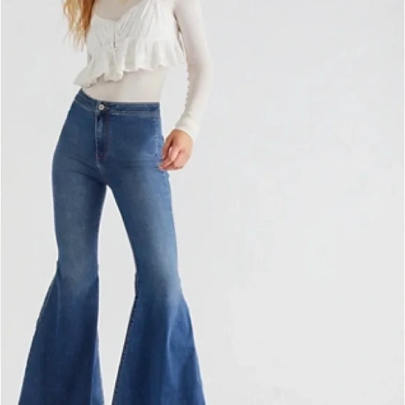Free People ~ We the Free Boho Just Float on Flare Jeans Sz 26 - Picture 6 of 6